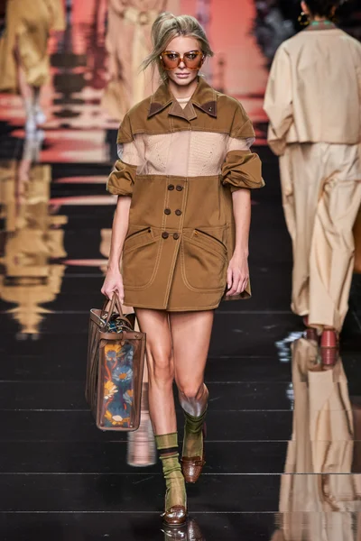 Look 23